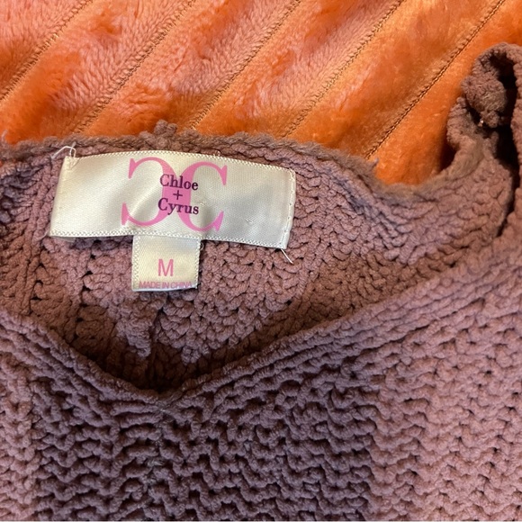 Oversized crop sweater size medium - Picture 2 of 2